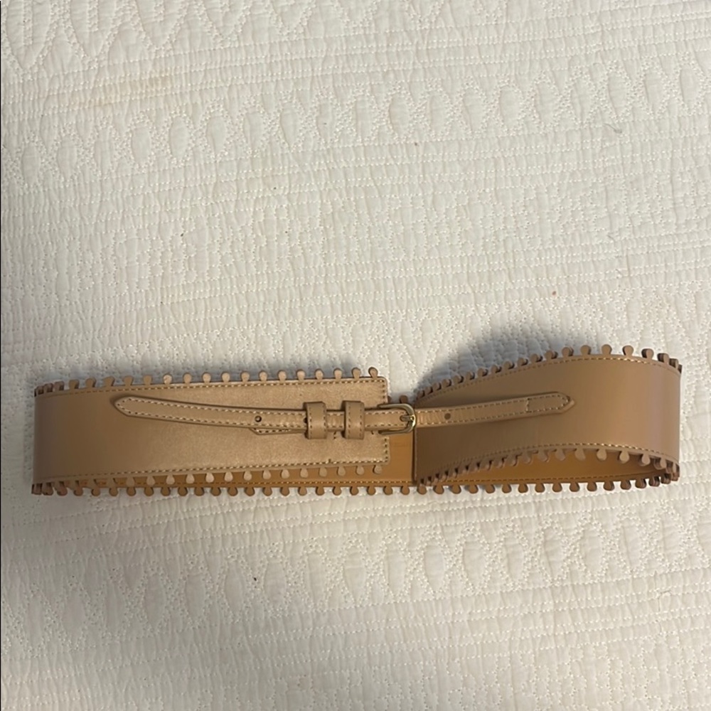 Camel waist belt